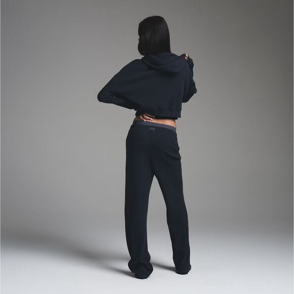 Skims Heavy Waffle Cropped Zip Up Hoodie Navy Size Large - Picture 3 of 12